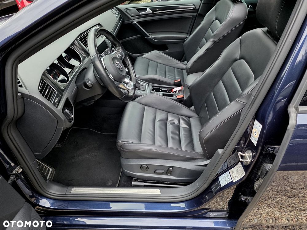 Volkswagen Golf - 8