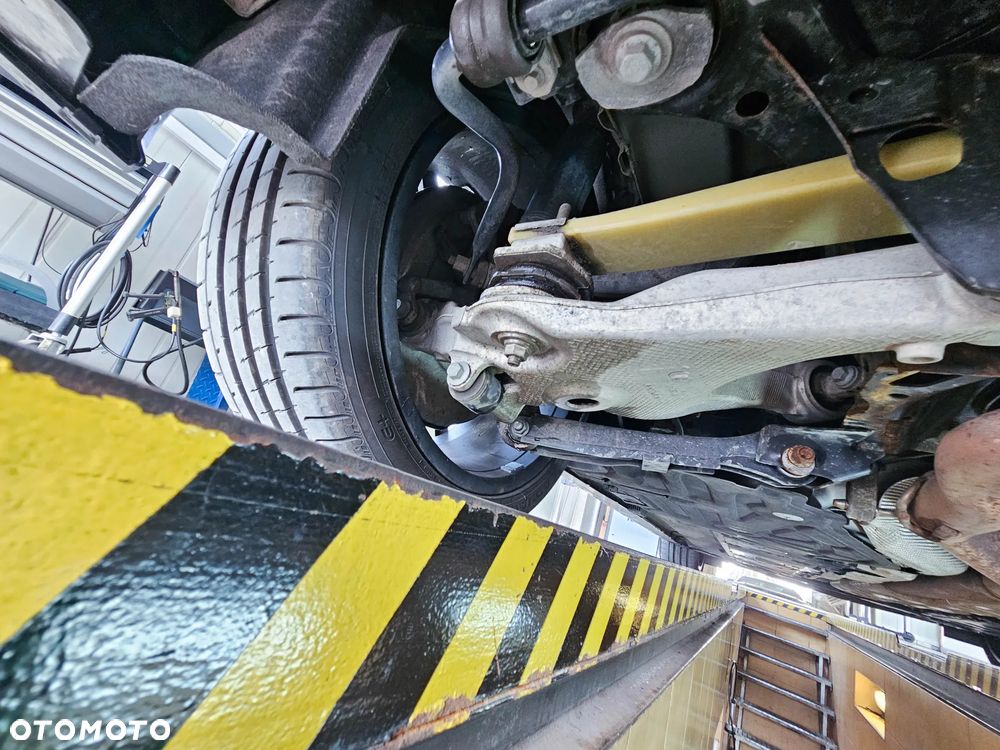 Volvo V60 T6 AWD Recharge Geartronic RDesign - 31