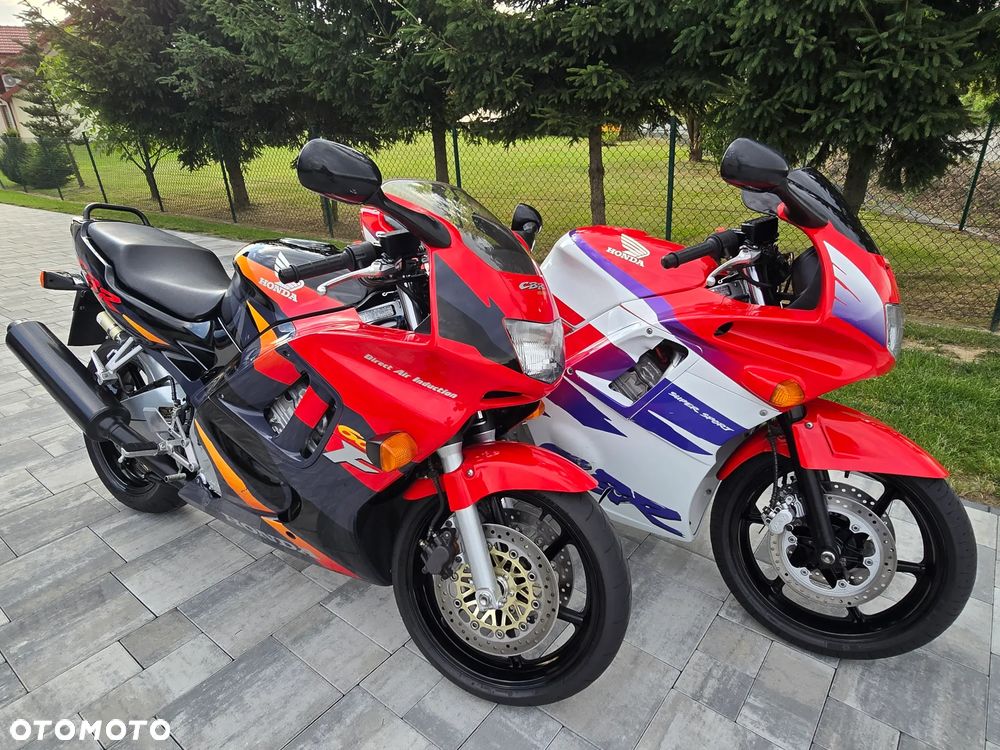 Honda CBR - 1