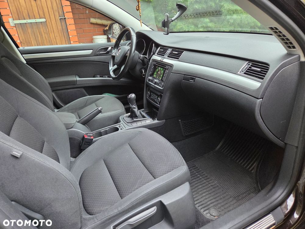 Skoda Superb 2.0 TDI Ambition - 11