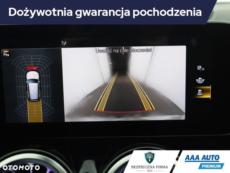 Mercedes-Benz GLB - 11