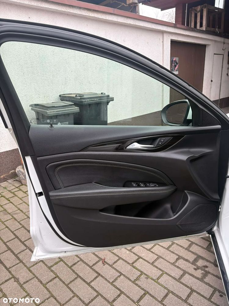 Opel Insignia - 14