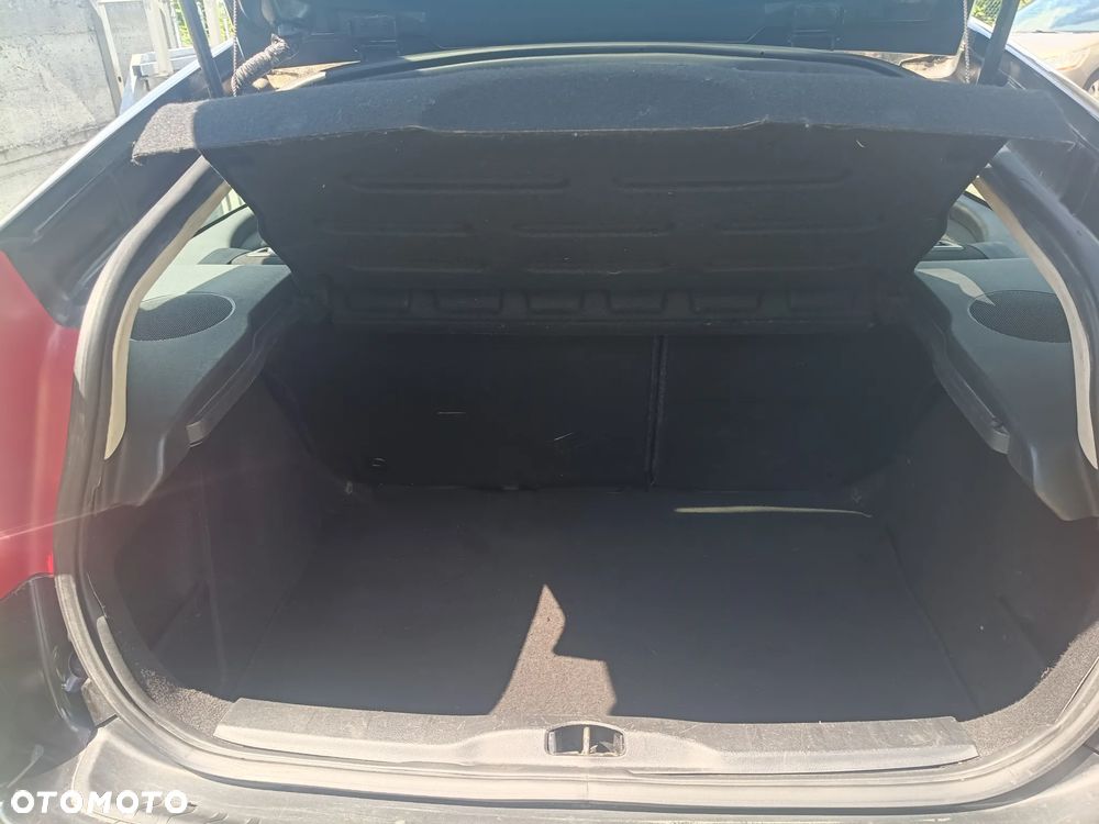 Citroën C4 1.6 HDi VTR - 12