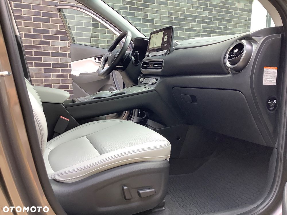 Hyundai Kona 64kWh Executive - 13