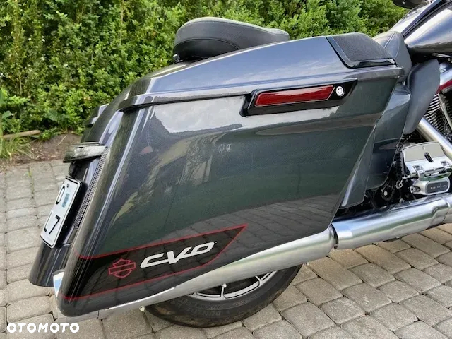 Harley-Davidson Touring Street Glide - 28
