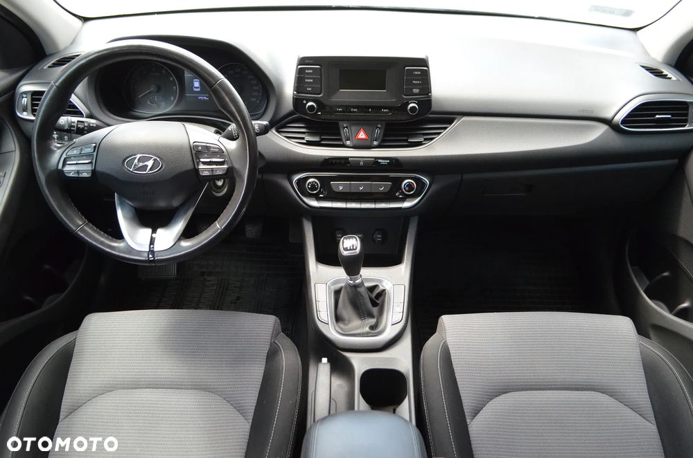 Hyundai i30 1.5 DPI Modern - 11