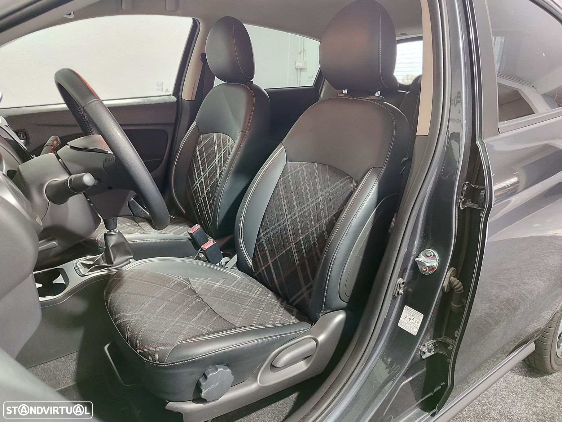 Mitsubishi Space Star 1.2 Intense Connect Edition - 13