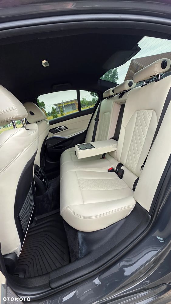 BMW Seria 3 M340d xDrive mHEV sport - 13