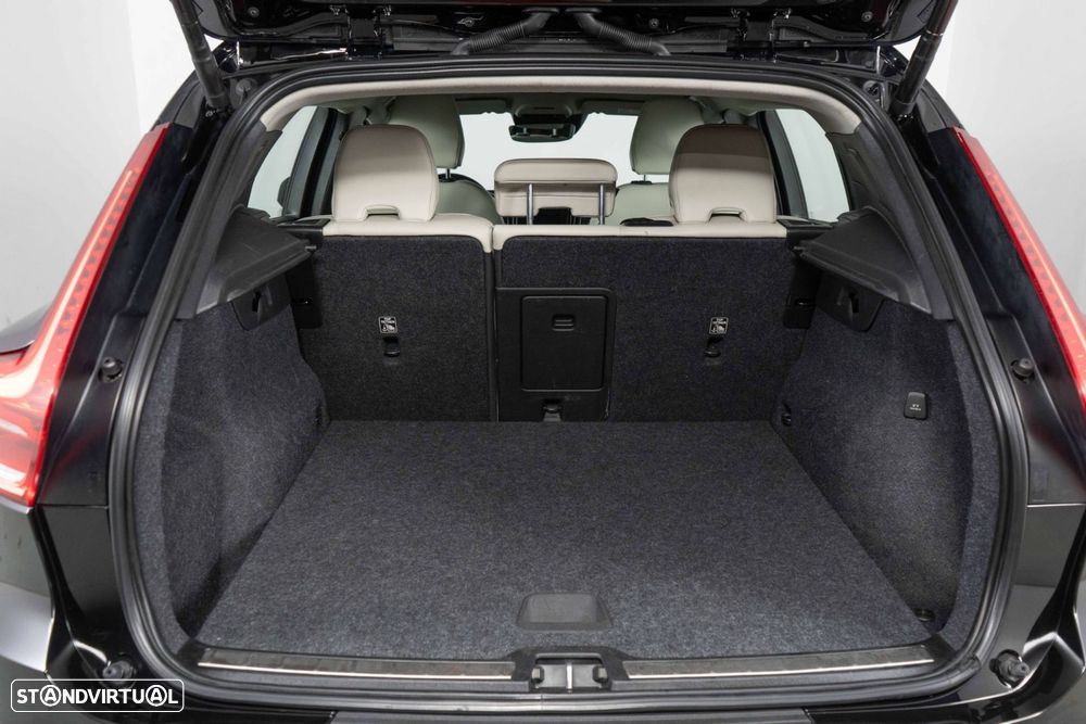 Volvo XC 40 1.5 T5 PHEV Momentum Plus - 17