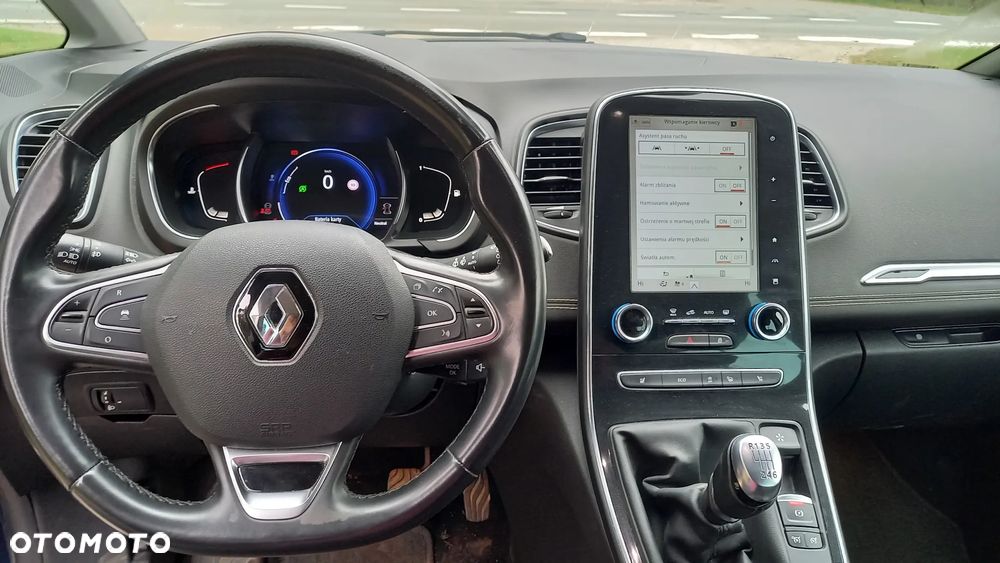 Renault Grand Scenic - 12