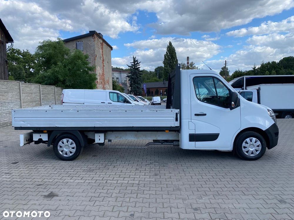 Nissan NV400 - 4