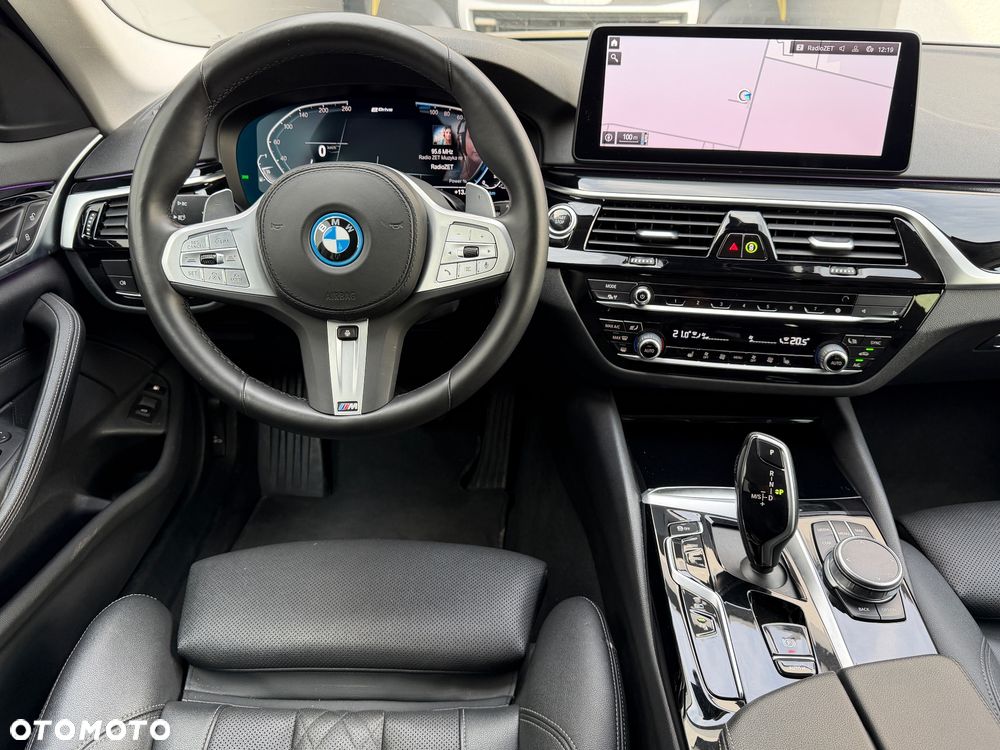 BMW Seria 5 530e PHEV M Sport - 29