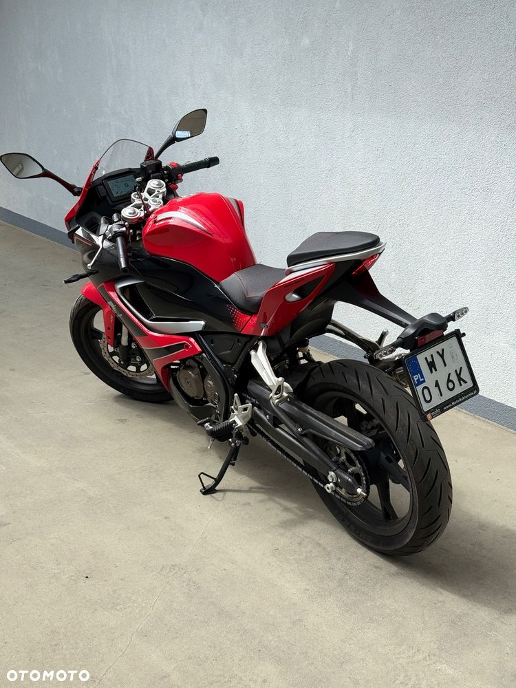 QJMOTOR SRK 125R - 5