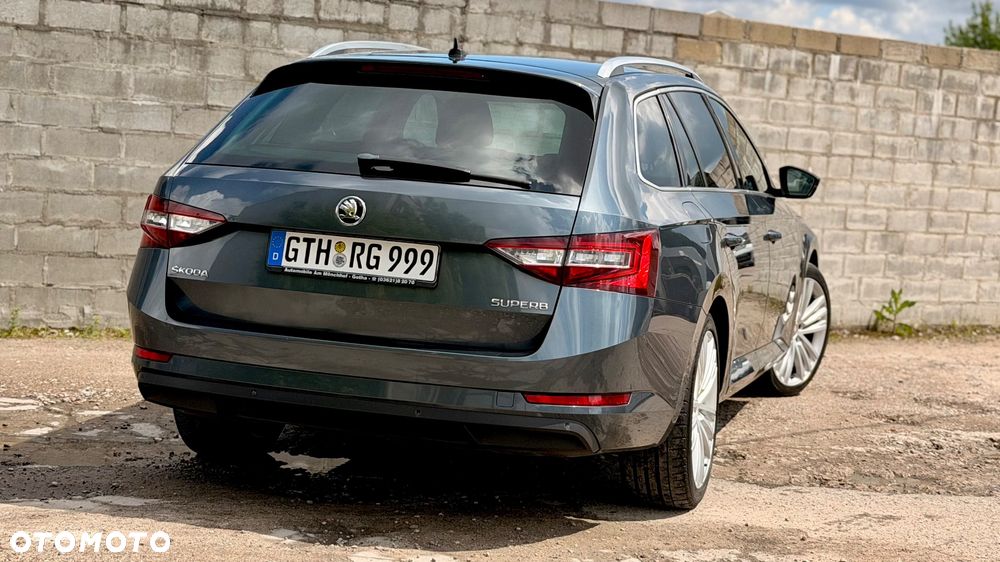 Skoda Superb 2.0 TDI Premium Edition - 21