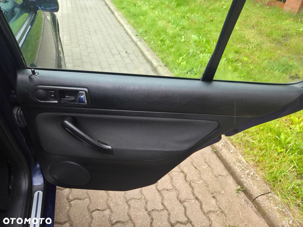 Volkswagen Golf - 11