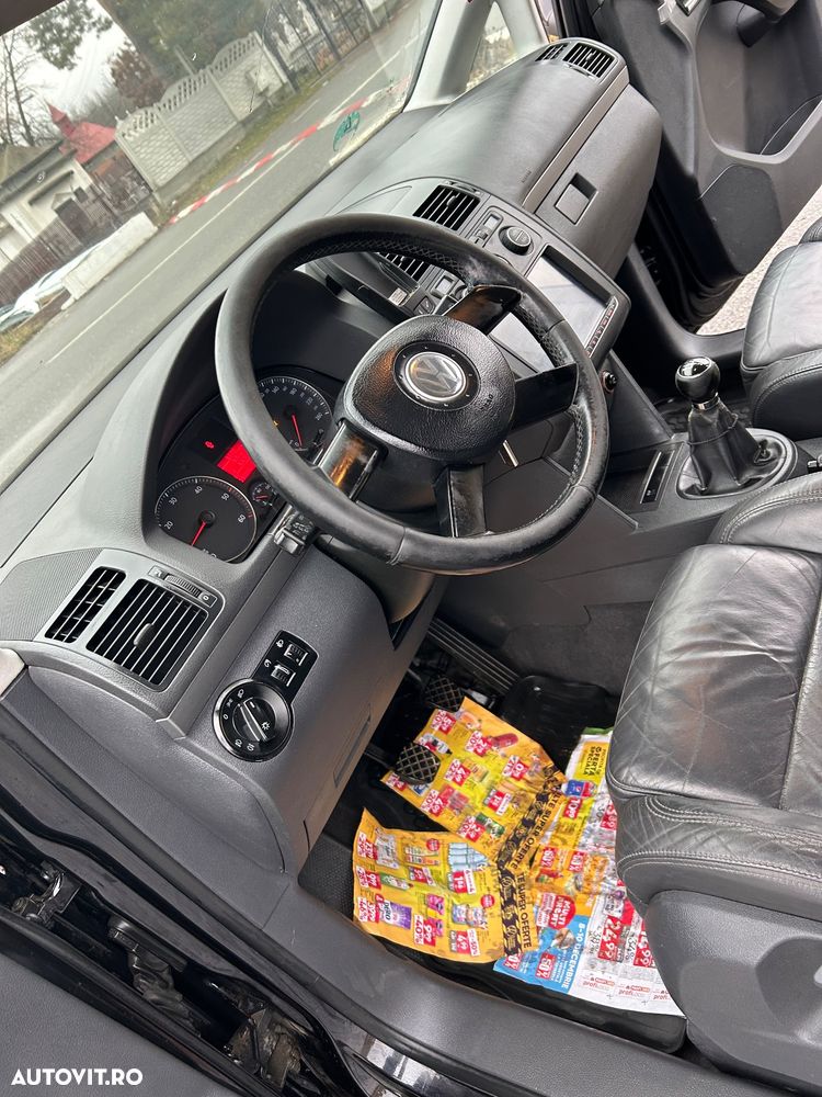 Volkswagen Touran - 6