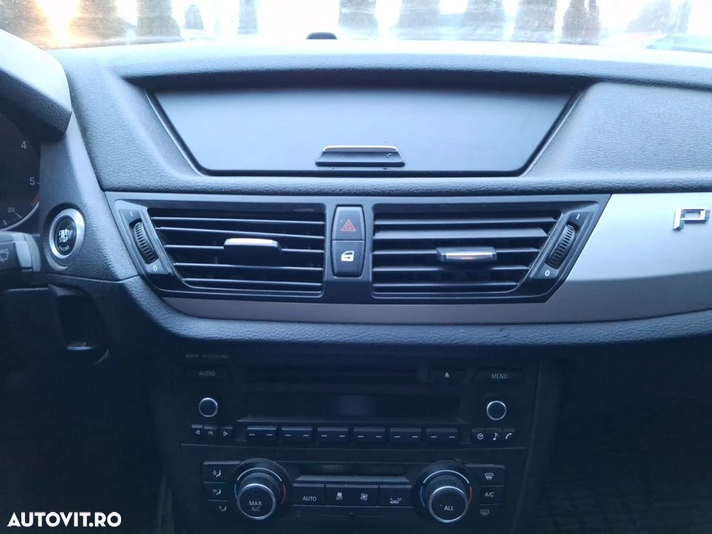 BMW X1 xDrive18d - 12