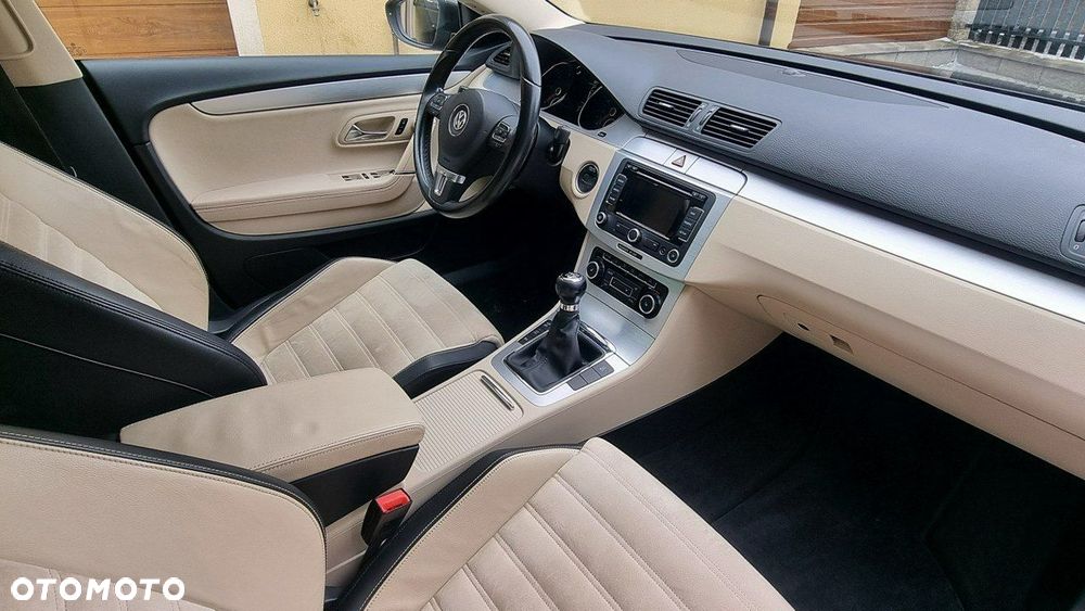 Volkswagen Passat CC - 12