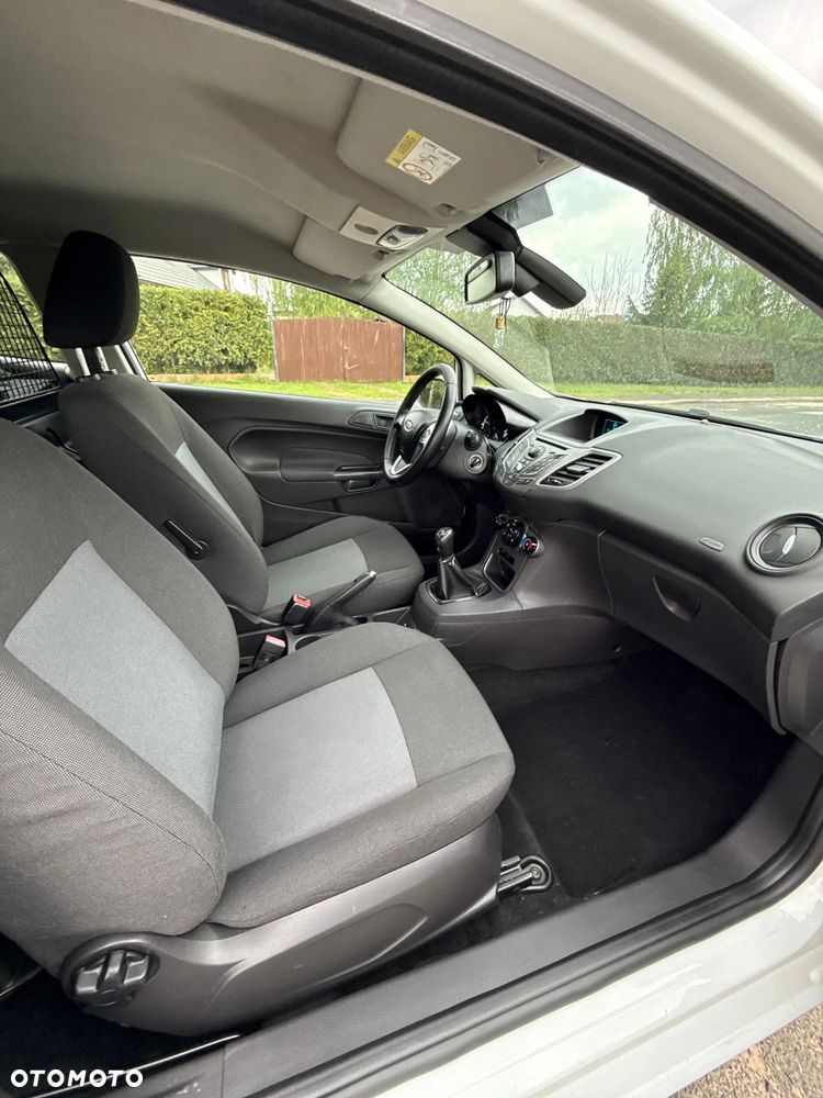 Ford Fiesta - 10