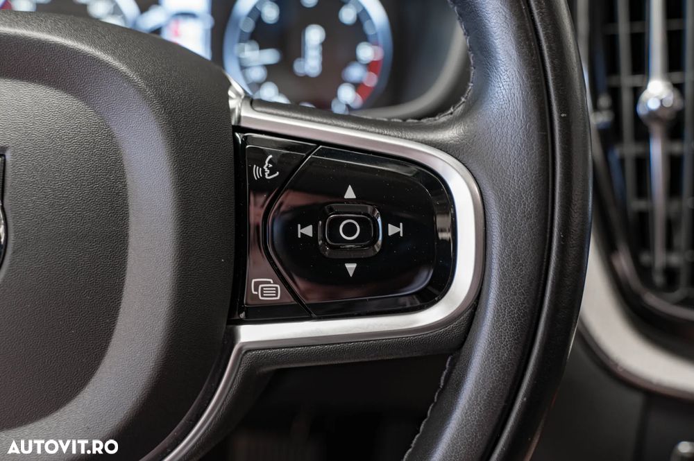 VOLVO XC60 2020 — imagine 25