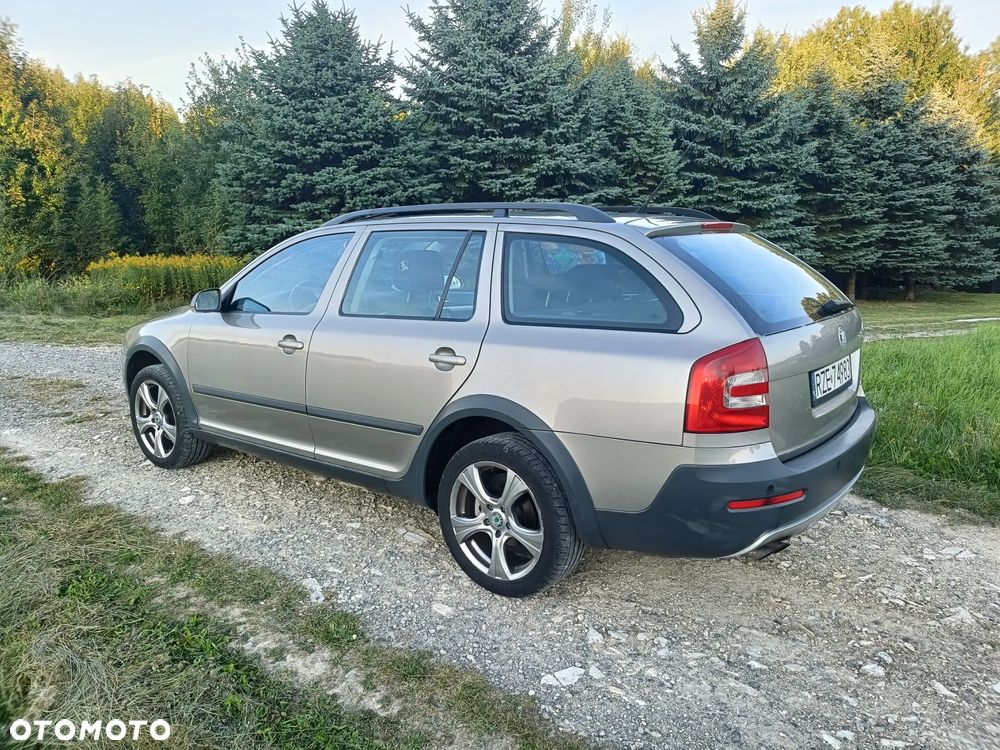 Skoda Octavia Combi 2.0 FSI Scout 4x4 - 12