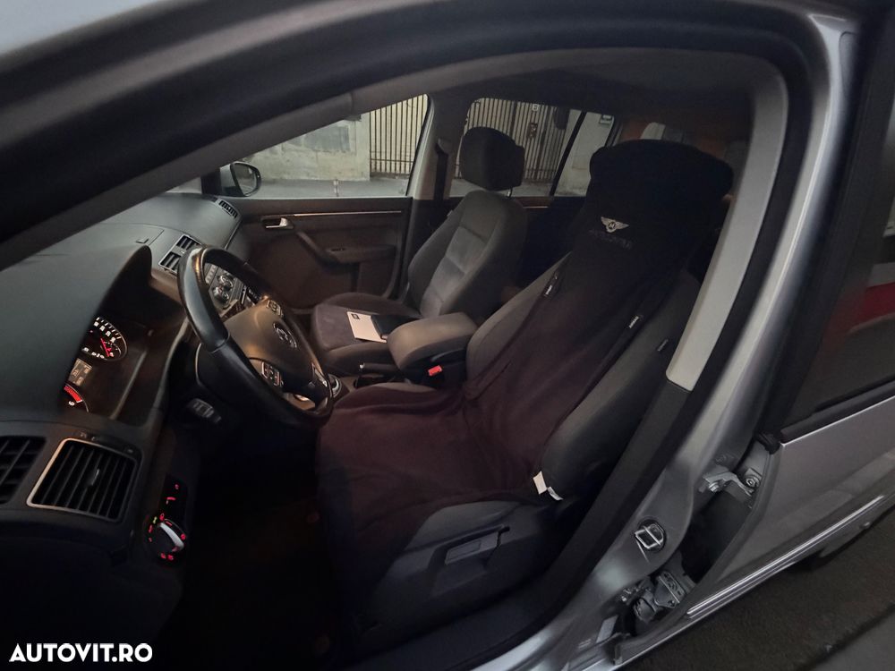 Volkswagen Touran - 19
