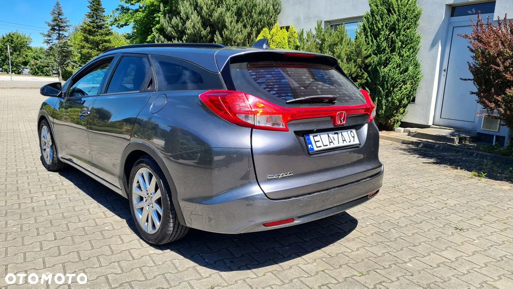 Honda Civic 1.8 Executive NAVI i-SHIFT - 26
