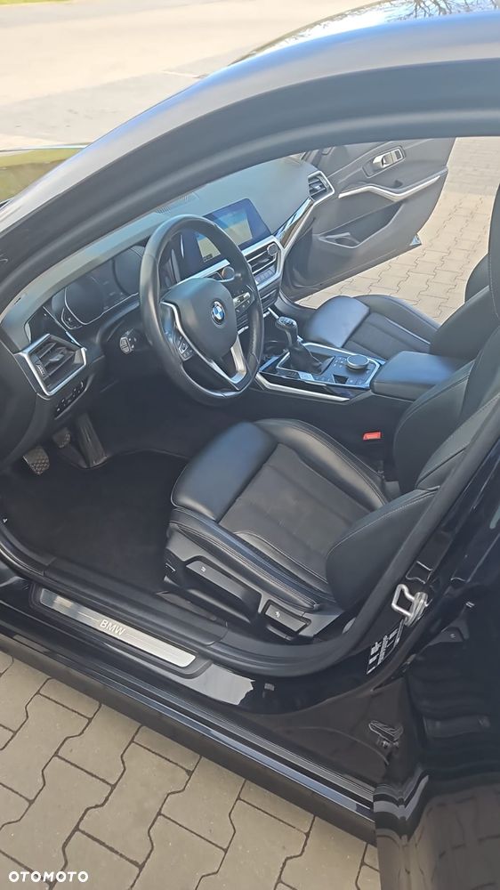 BMW Seria 3 318d - 14