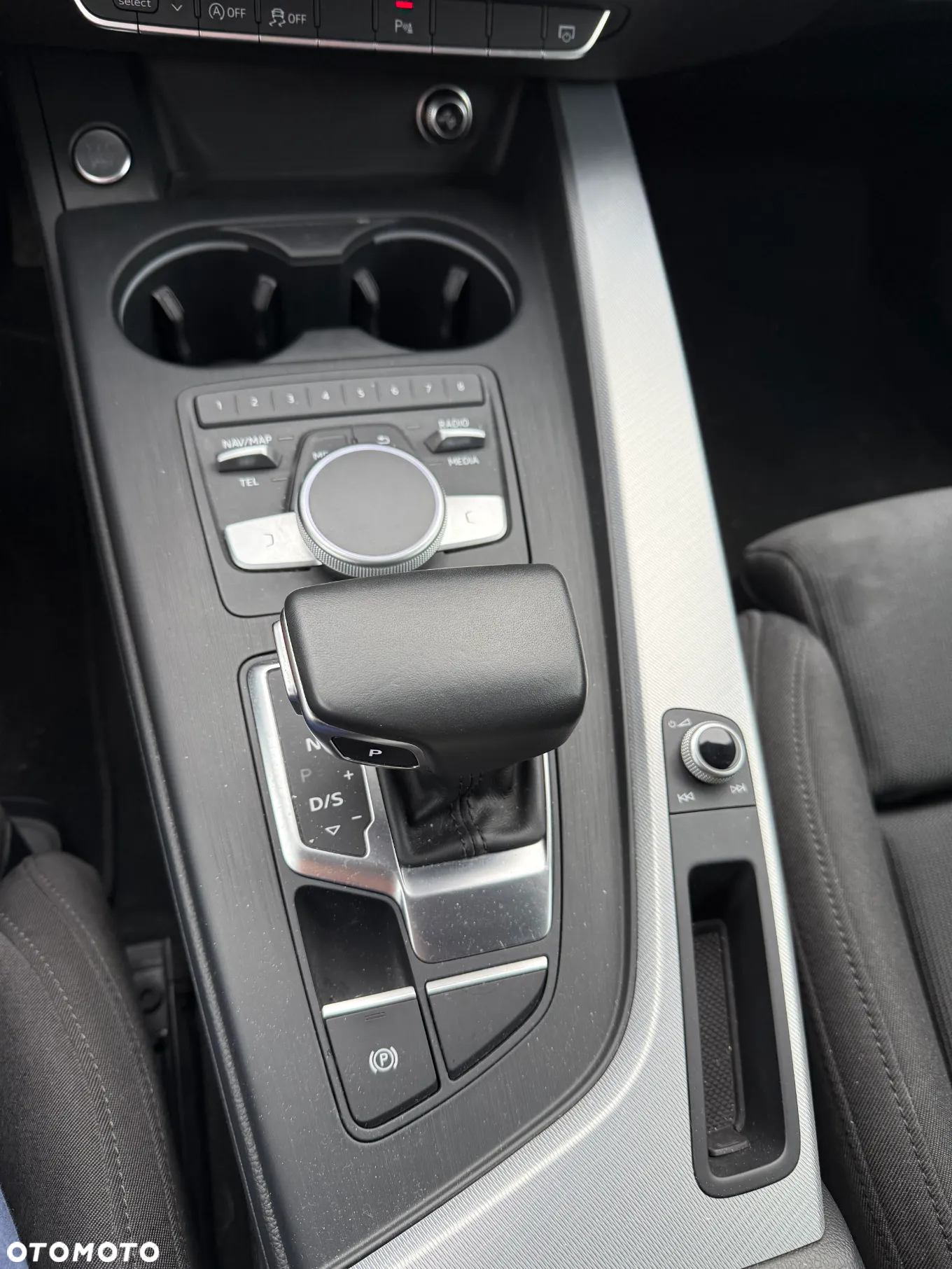 Audi A4 2.0 TFSI ultra Design S tronic - 24