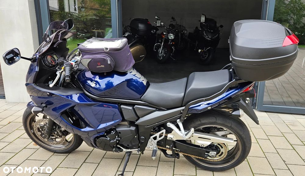 Suzuki GSX - 4
