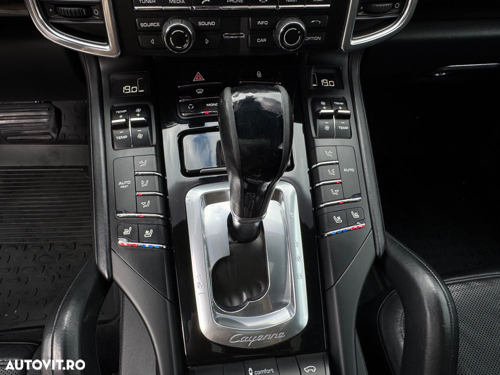 Porsche Cayenne - 14