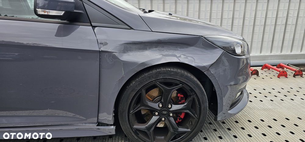 Ford Focus 2.0 EcoBoost ST mit Leder-Sport-Paket - 5