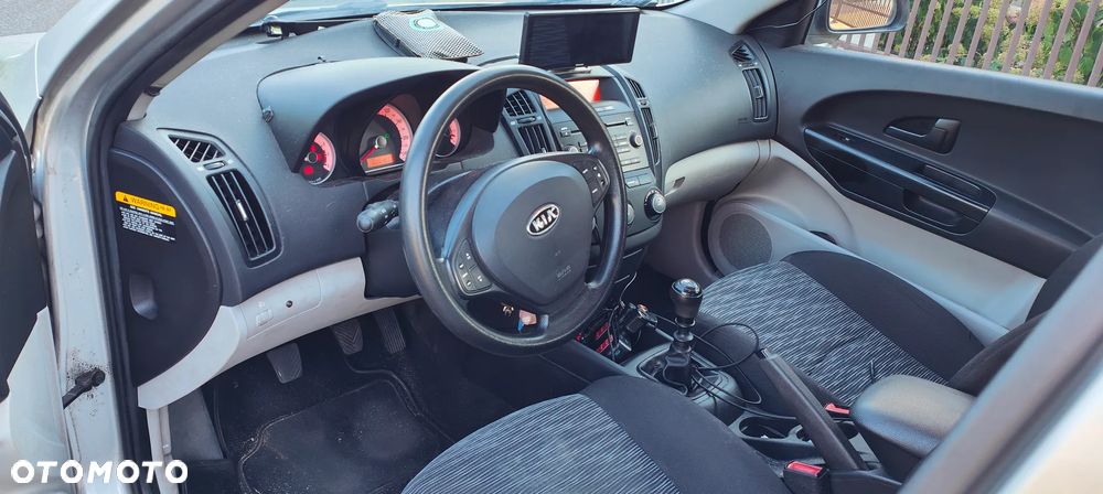 Kia Ceed 1.4 Comfort - 11