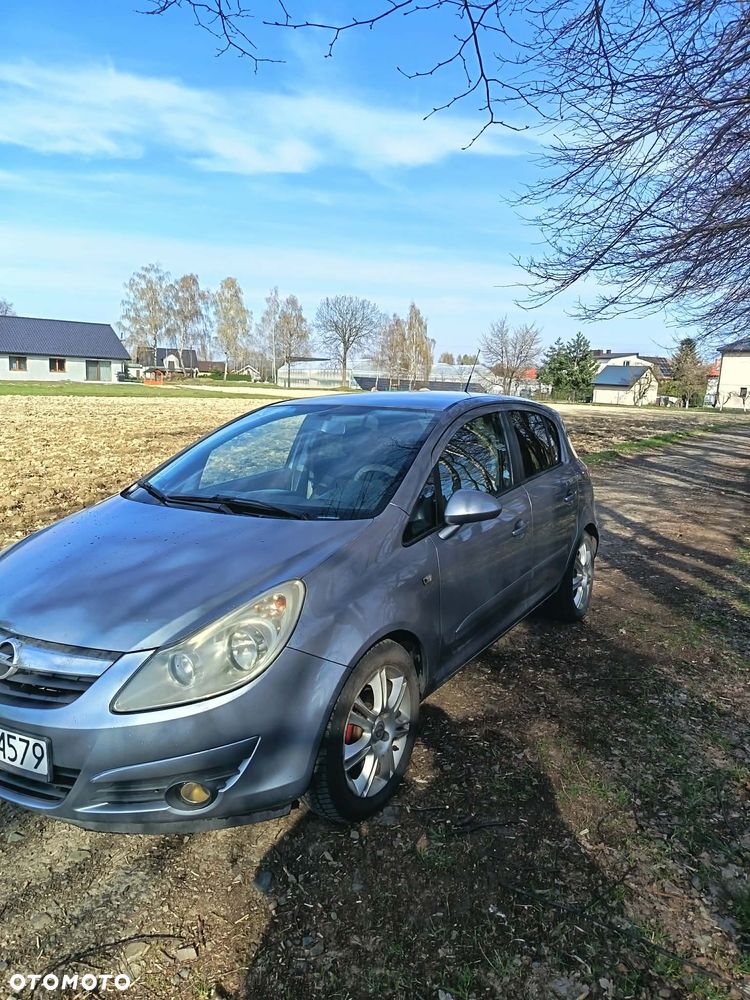 Opel Corsa 1.2 16V Essentia - 2