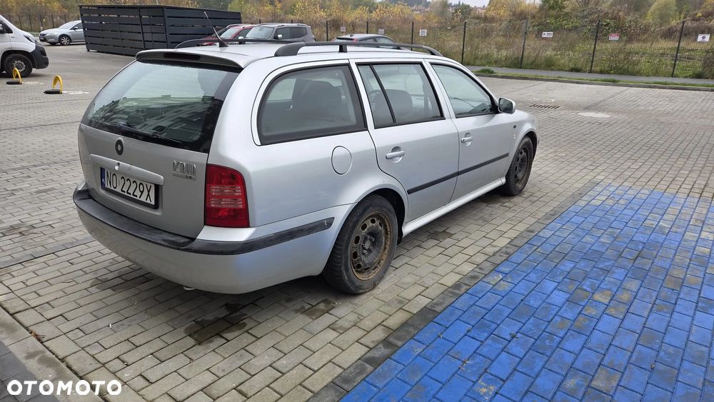 Skoda Octavia 2003 photo 2