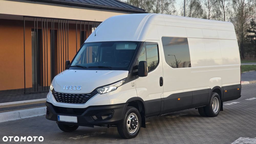 Iveco ❗️❗️DAILY 3.0 180KM MAXI 50C18 L4H3 JAK NOWY ❗️❗️NOWY MODEL / ZABUDOWA VIP 9 OSÓB HAUSER / 3500KG HAK / PIERWSZY WŁASCICIEL / BLASZAK / NAVI / KAMERA COFANIA / ZAWIESZENIE PNEUMATYCZNE AIR-PRO  / KLIMATYZACJA POSTOJOWA / SKRZYNIA MANUALNA / BLIŹNIAKI / TEMPOMAT / WERSJA WZMOCNIONA / FULL OPCJA / SERWIS ASO / SALON POLSKA / 35C15 50C15 35C18❗❗ JAK Z SALONU - NOWY -❗❗ - 3