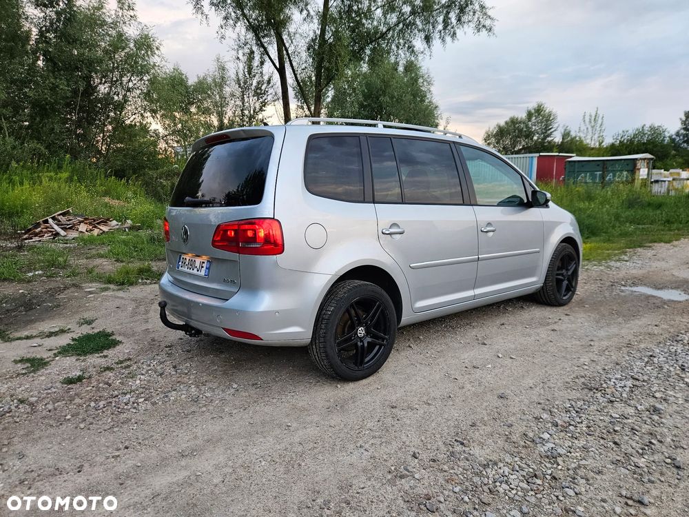 Volkswagen Touran 2.0 TDI Highline - 3