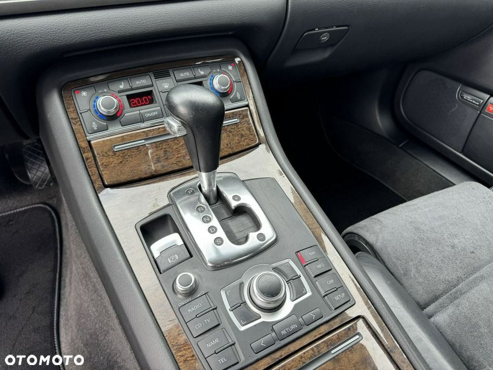 Audi A8 3.7 Quattro - 22