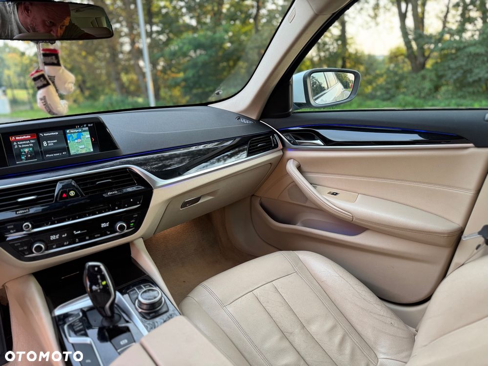 BMW Seria 5 520d M Sport - 26