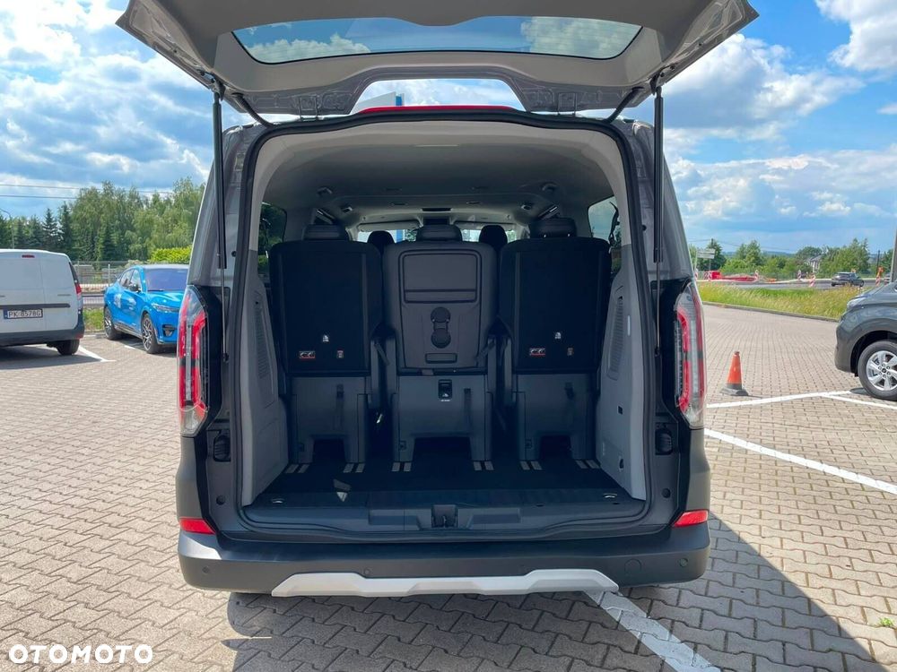 Ford Tourneo Custom - 16
