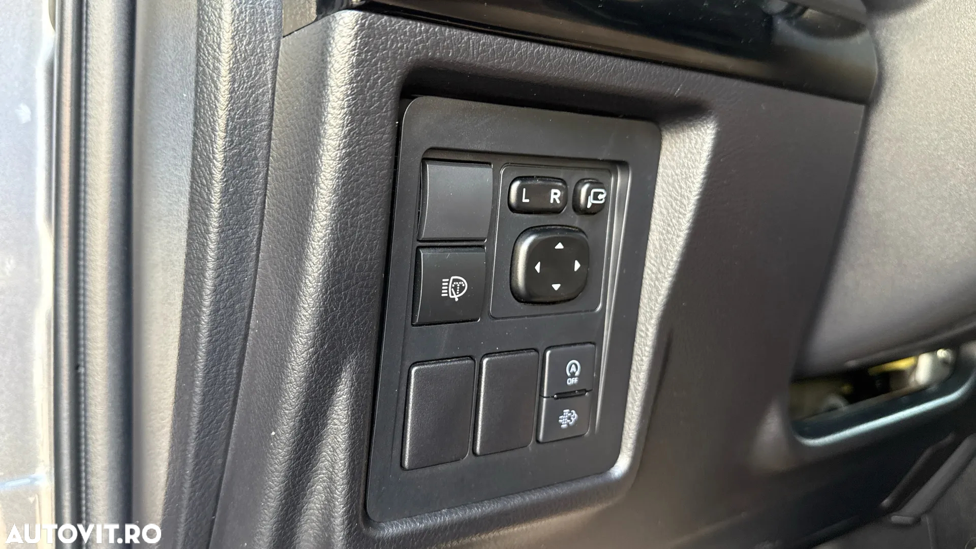 Toyota Land Cruiser - 29