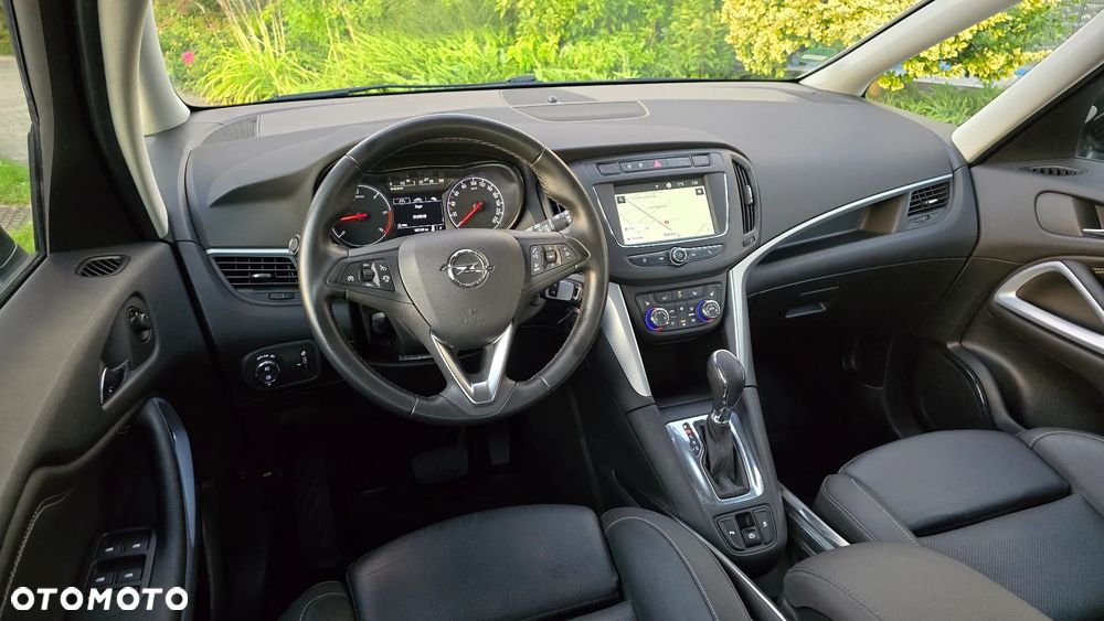 Opel Zafira - 10