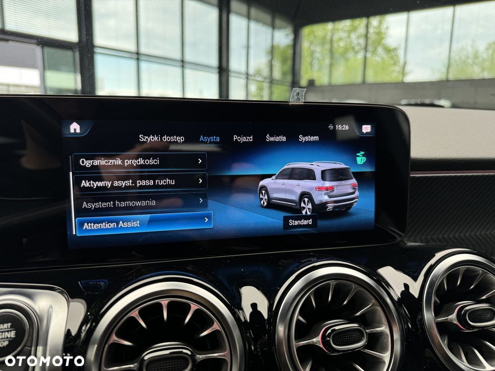 Mercedes-Benz GLB 200 AMG Line 7G-DCT - 35