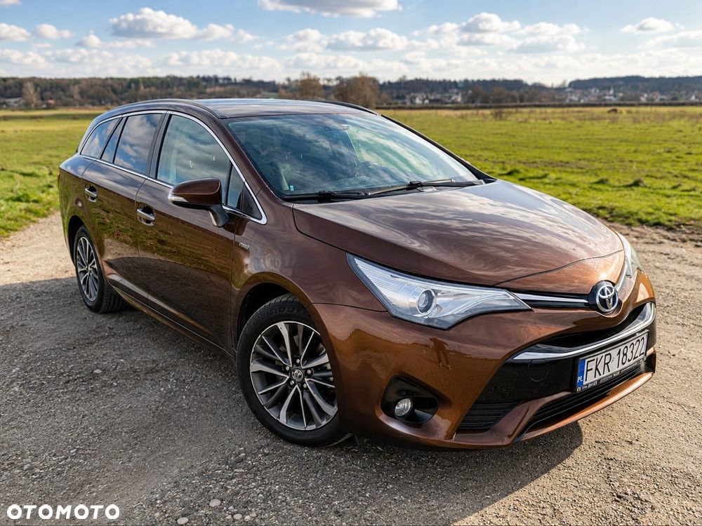 Toyota Avensis 2.0 D-4D Premium - 1
