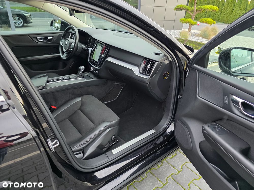 Volvo V60 D3 AWD Momentum Pro - 20