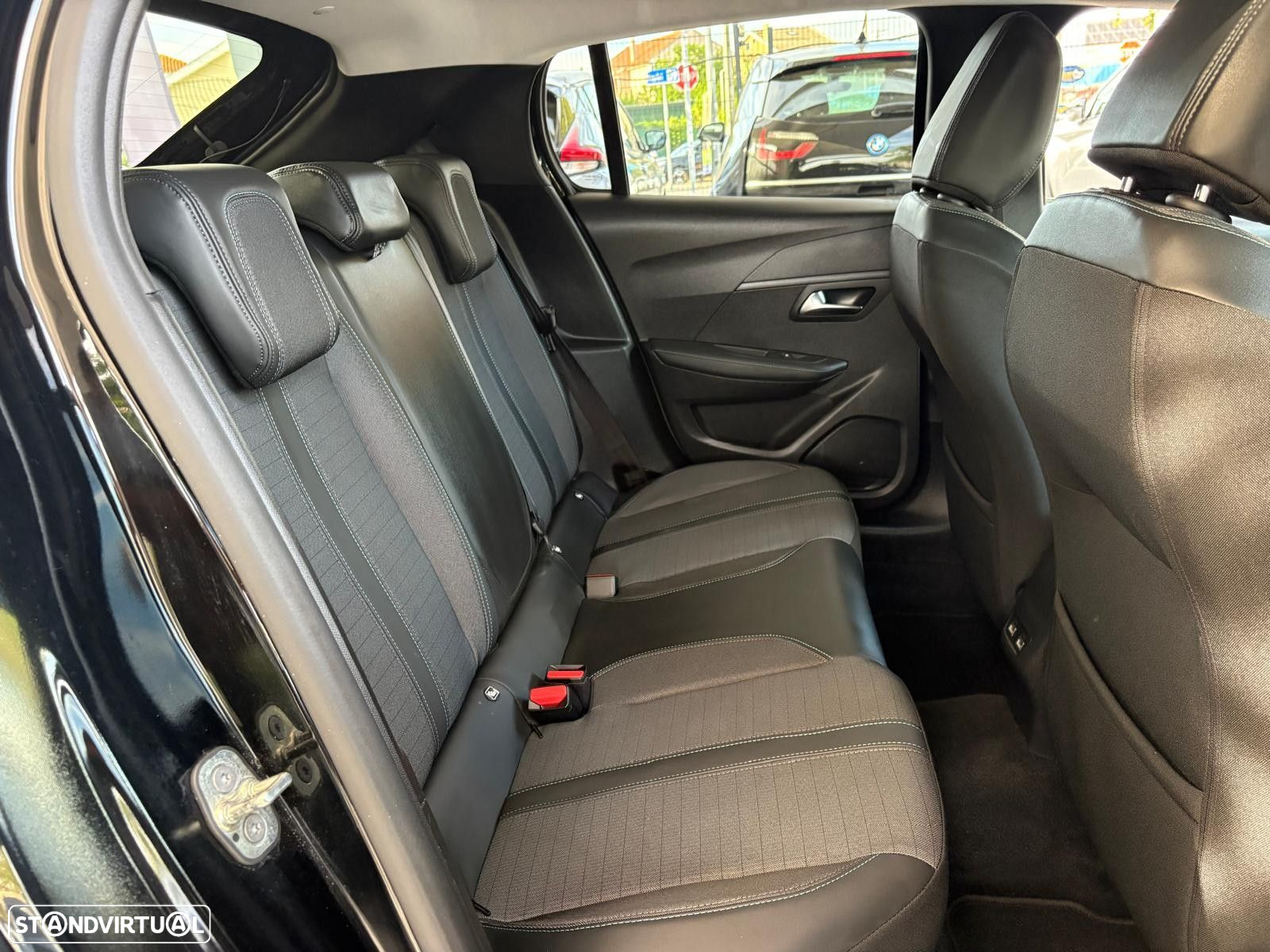 Peugeot 208 1.5 BlueHDi Allure Pack - 21