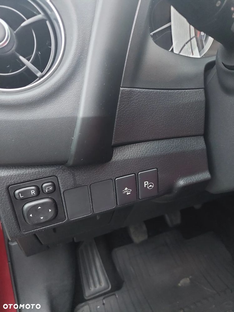 Toyota Corolla 1.6 50th Anniversary - 11