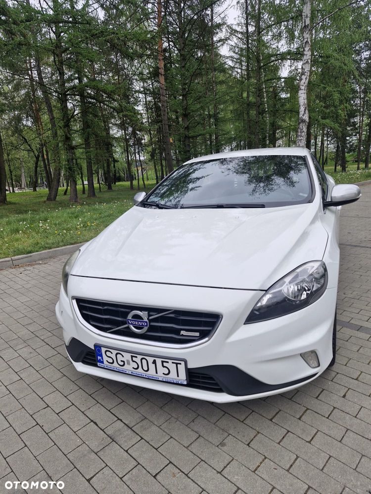 Volvo V40 T3 R-Design - 1