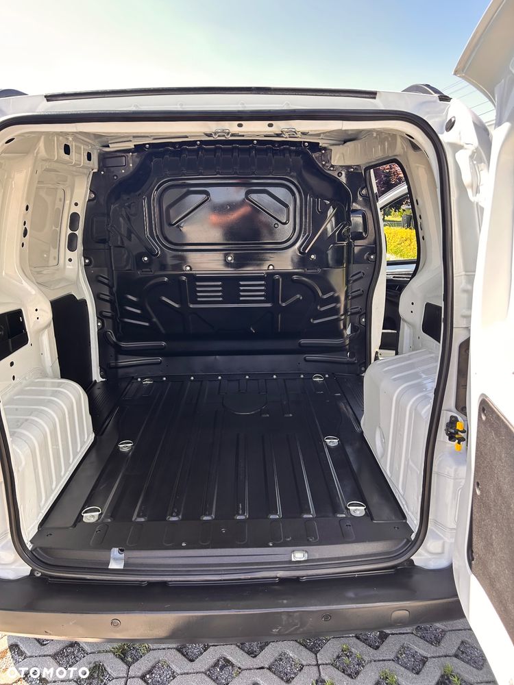 Fiat Fiorino Kombi 8V Base - 6