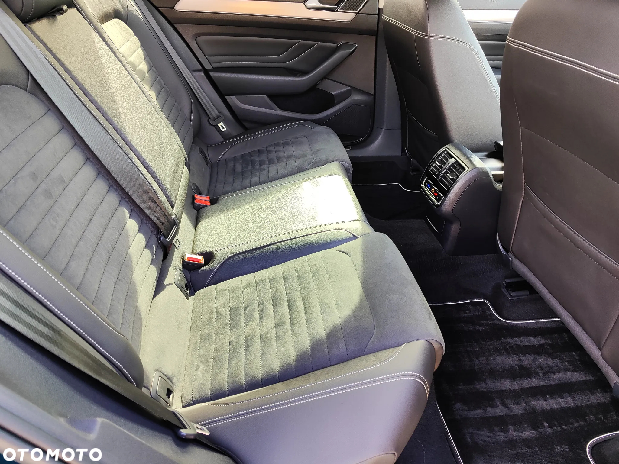 Volkswagen Passat 2.0 TDI EVO Elegance DSG - 14